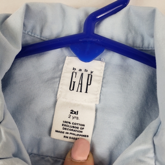 Baby Gap button down - Picture 3 of 3